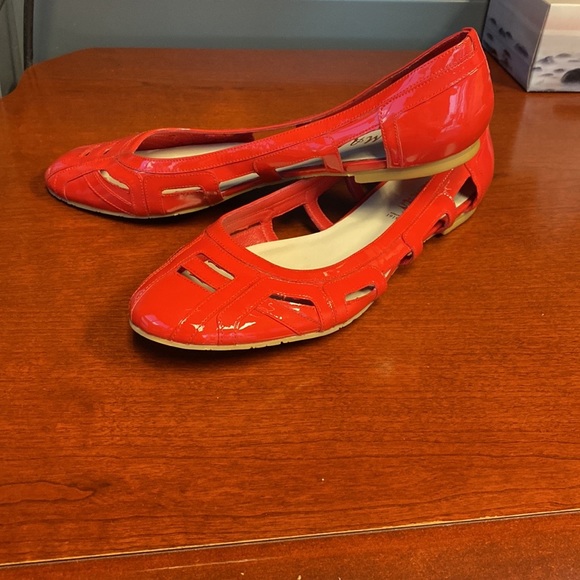 Cute, brand new red ballet flats. NWOT. - Picture 6 of 8